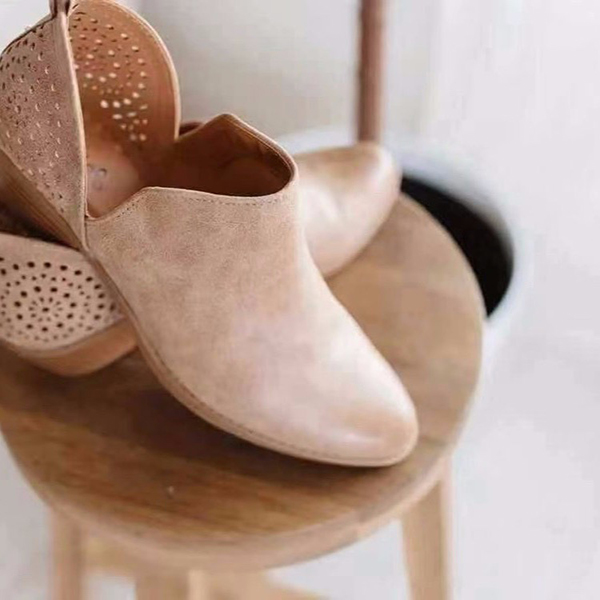 Women's Retro Comfortable Hollow-out Ankle Boots