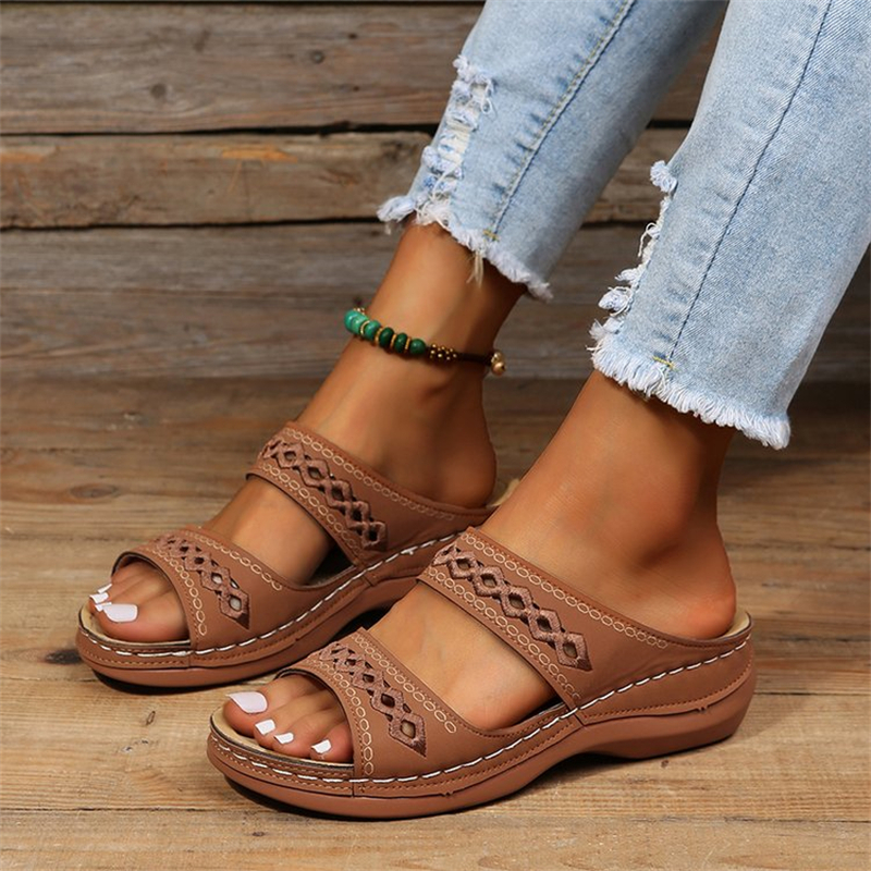 Round Head Retro Hollow Platform Slippers