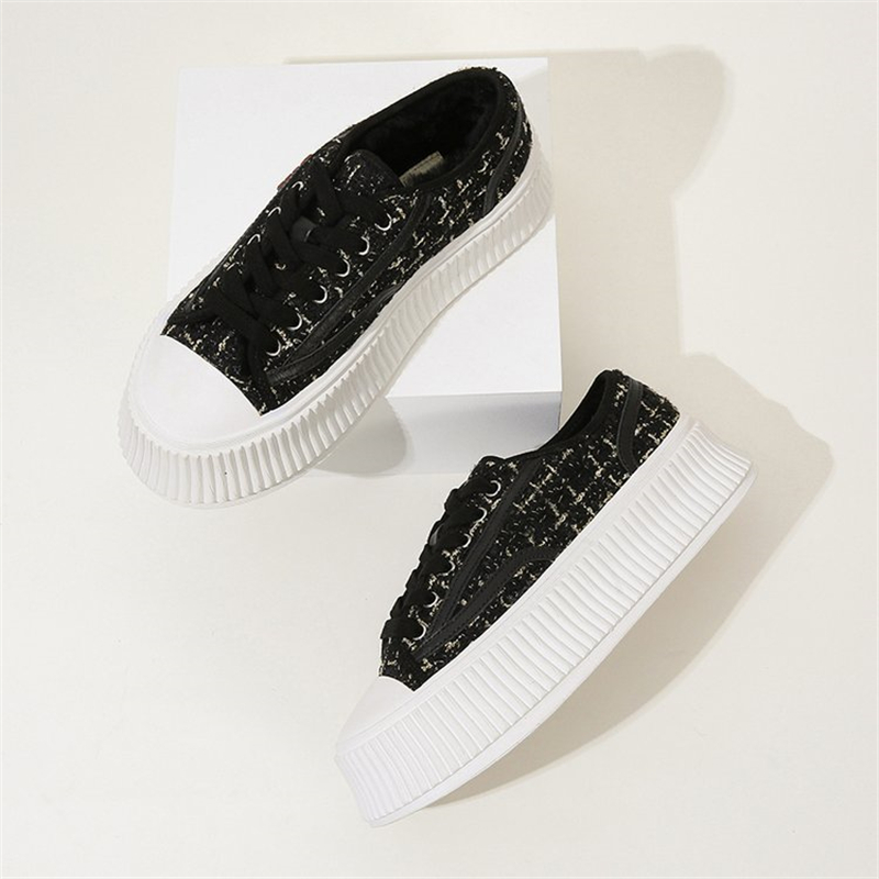 Round Toe Check Woven Casual Shoes