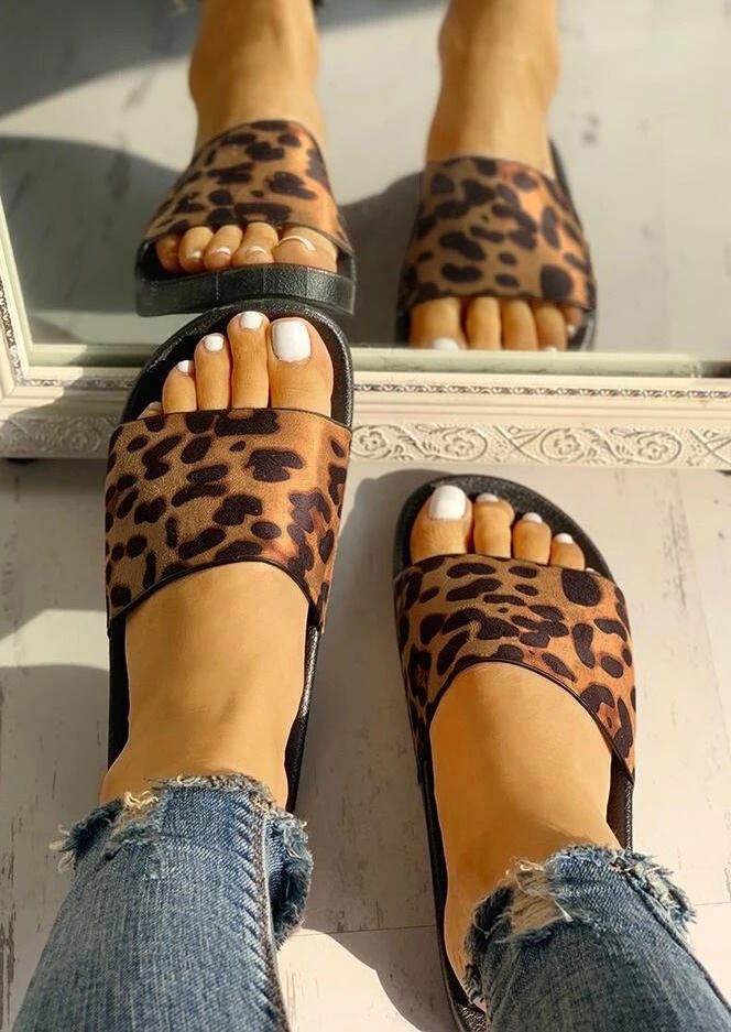 Leopard Printed Slip On Flat Slippers
